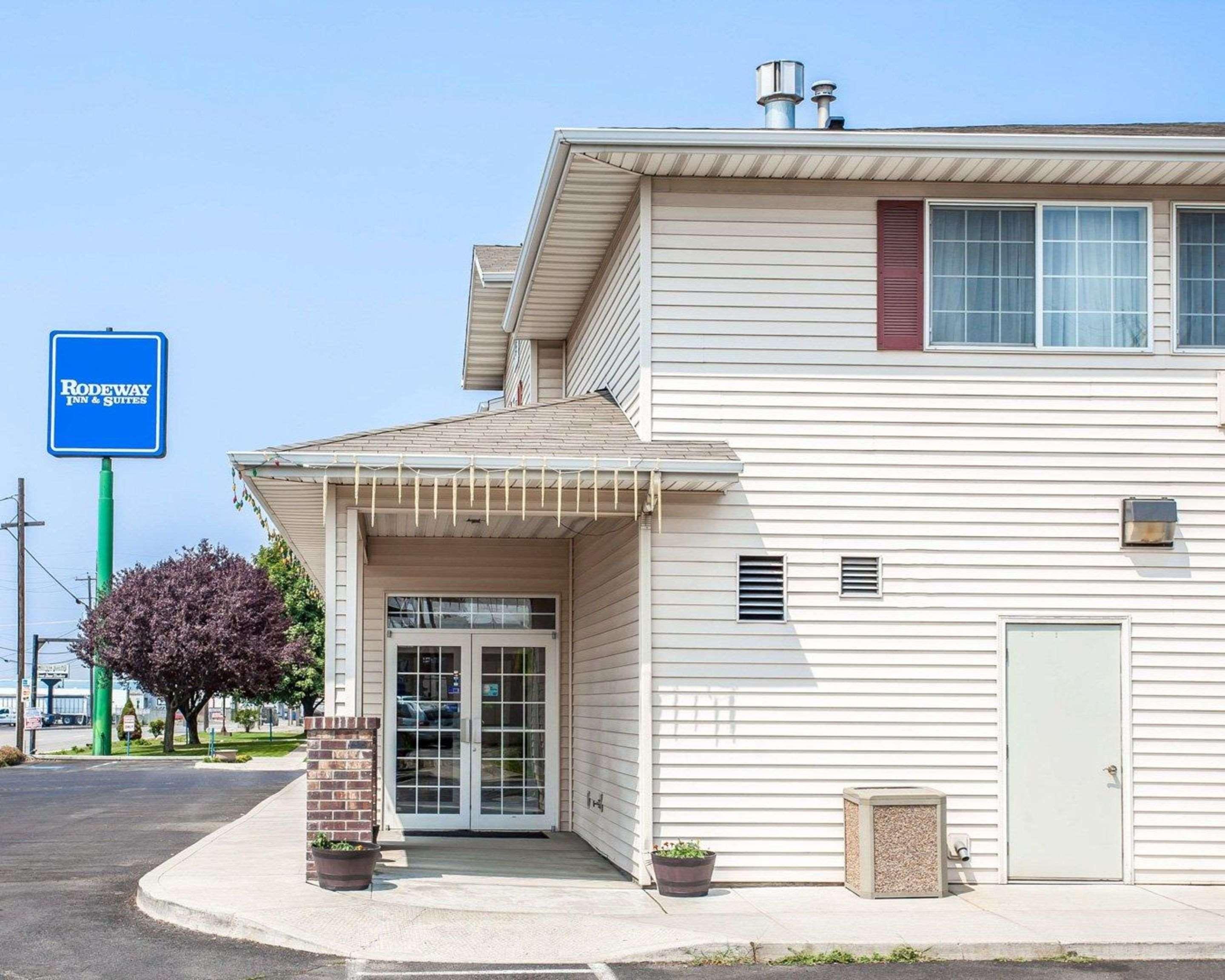 Rodeway Inn & Suites Spokane Exterior photo